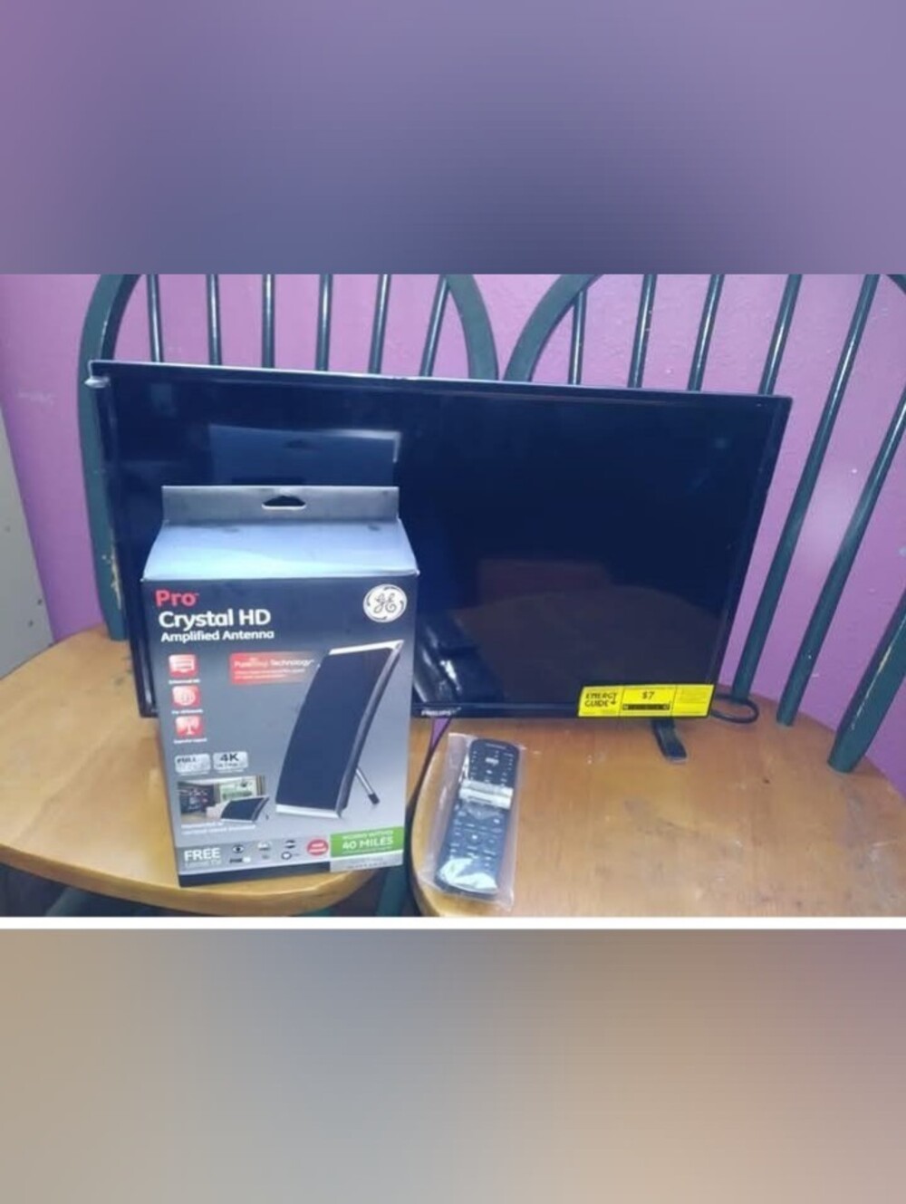 Philips Black Flat Screen TV with Remote and GE Antenna